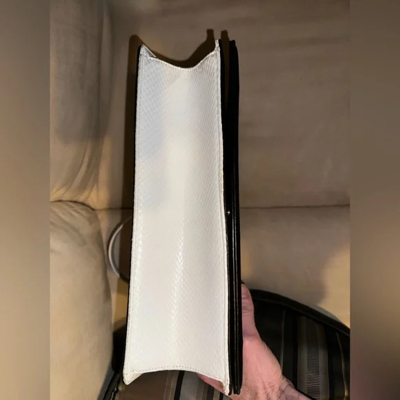 Dior leather cross body - Picture 5 of 9